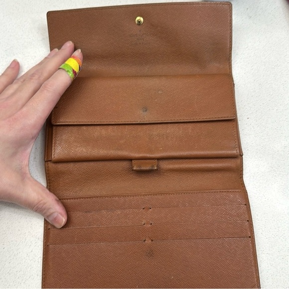 LOUIS VUITTON LONG MONOGRAM TRIFOLD - Picture 5 of 5